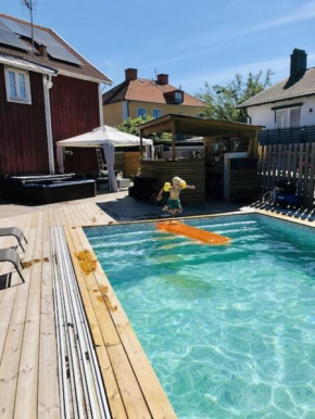 Central villa med extra allt. Pool, Bastu, Utekök, Kalmar